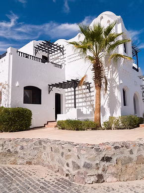 Schöne Immobilie in Tunesien mit Meerblick und mediteraner Architektur